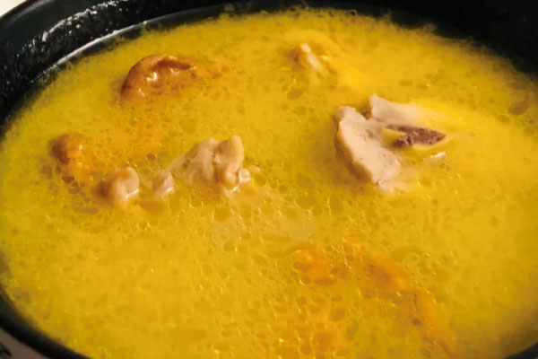 雞油菌湯能中途加水嗎